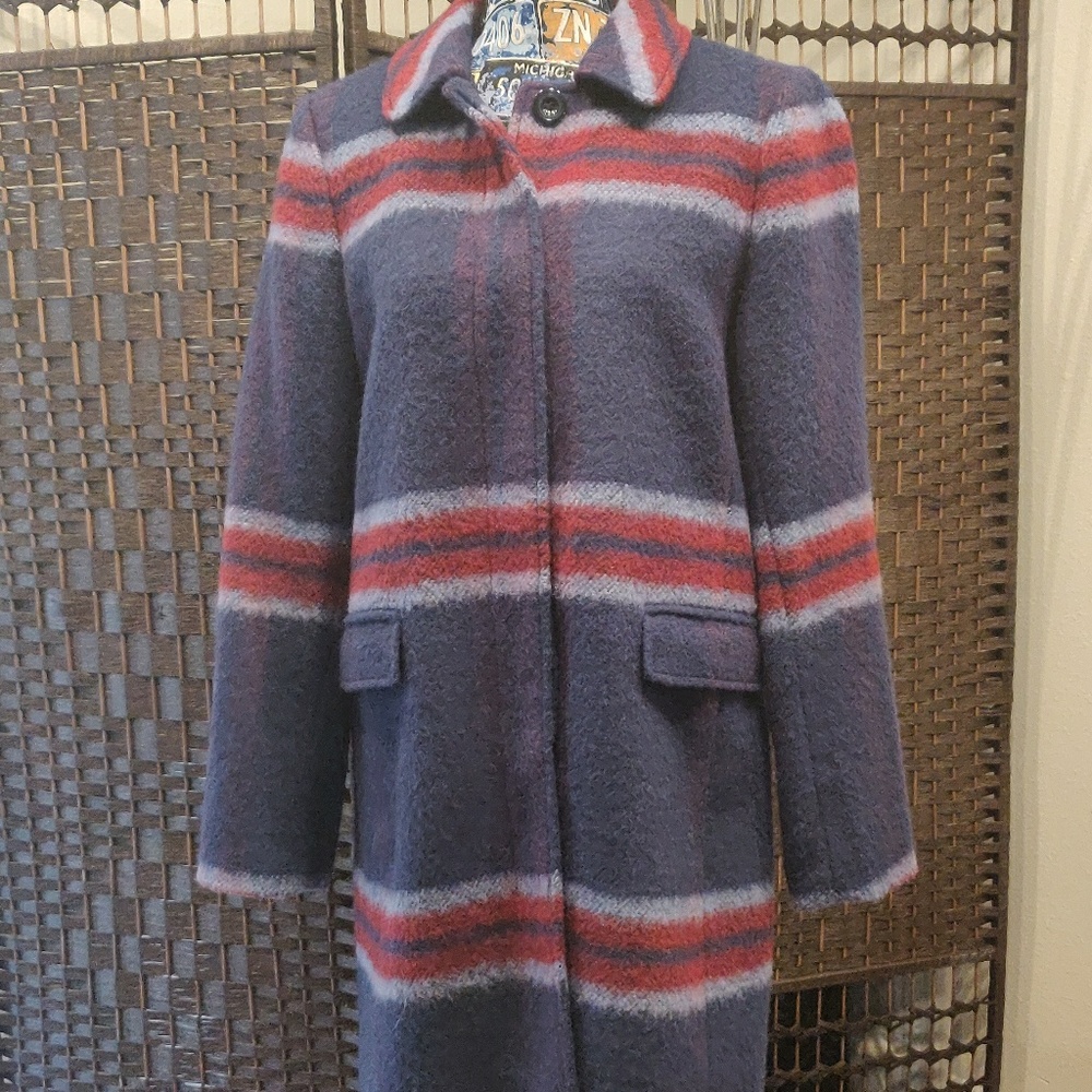 Beautiful Wool blend peacoat